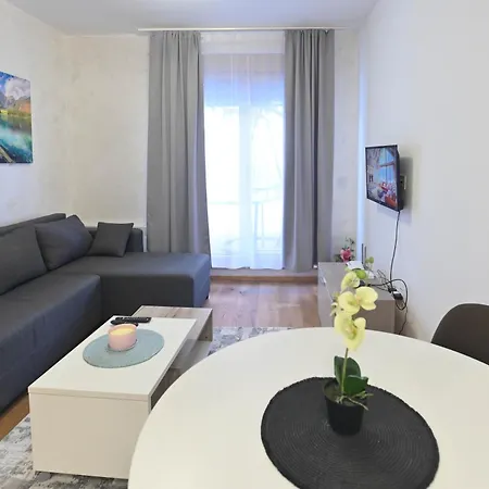Natalija Jezero Apartment